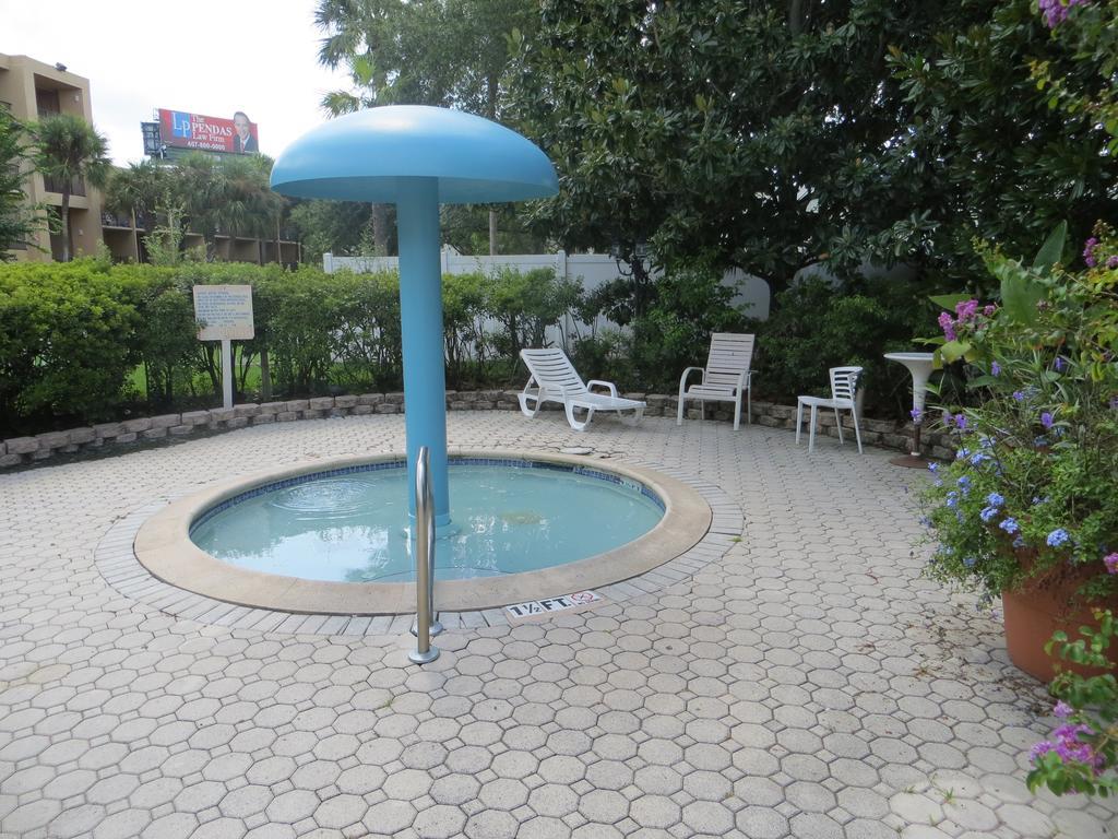 Ramada Downtown Orlando Hotel Exterior photo