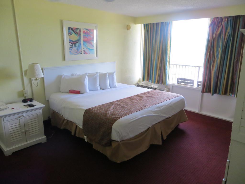 Ramada Downtown Orlando Hotel Room photo