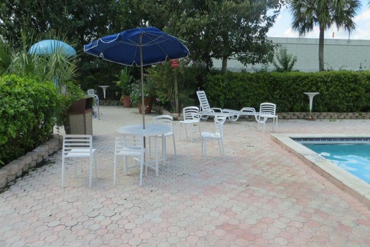 Ramada Downtown Orlando Hotel Exterior photo