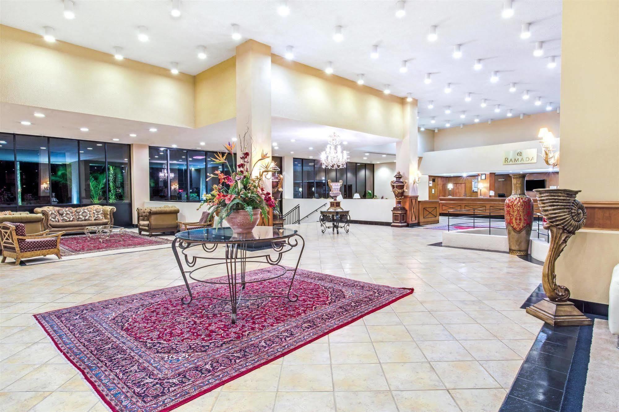 Ramada Downtown Orlando Hotel Exterior photo
