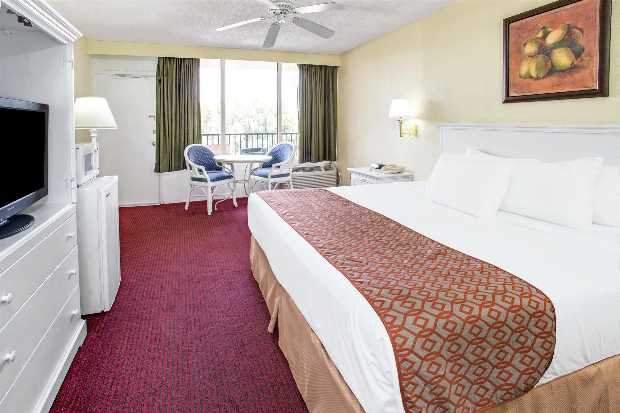 Ramada Downtown Orlando Hotel Exterior photo